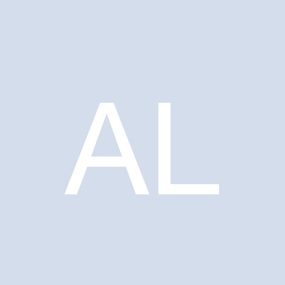 Meet your Posher, Adria - Picture 2 of 2